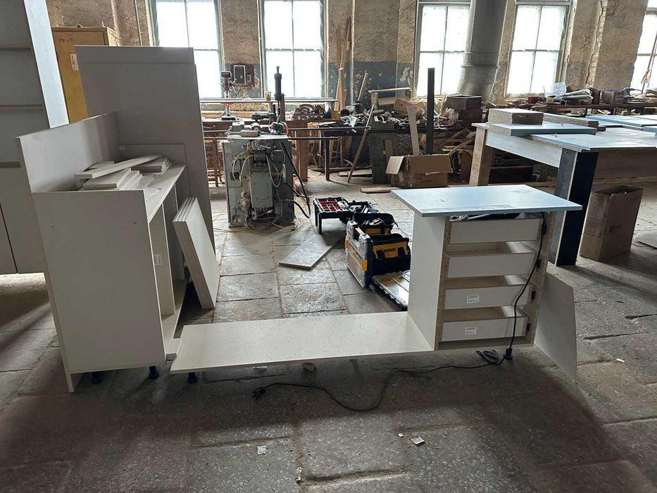 Продається ТЗОВ " Іршавська меблева фабрика"