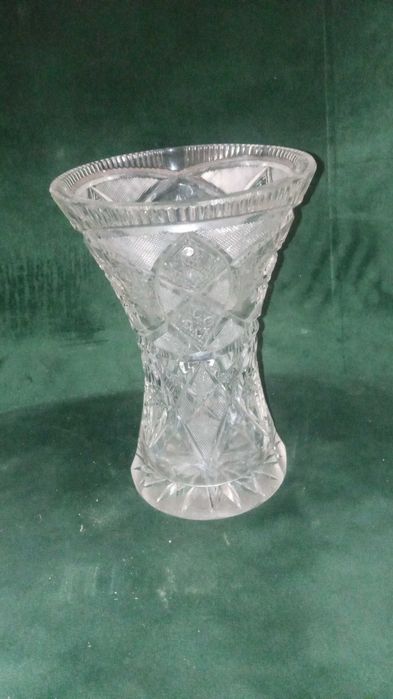 Kryształowy wazon z czasów PRL