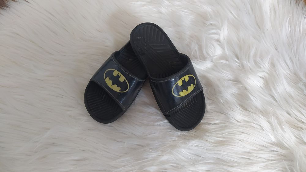 Czarne klapki Batman