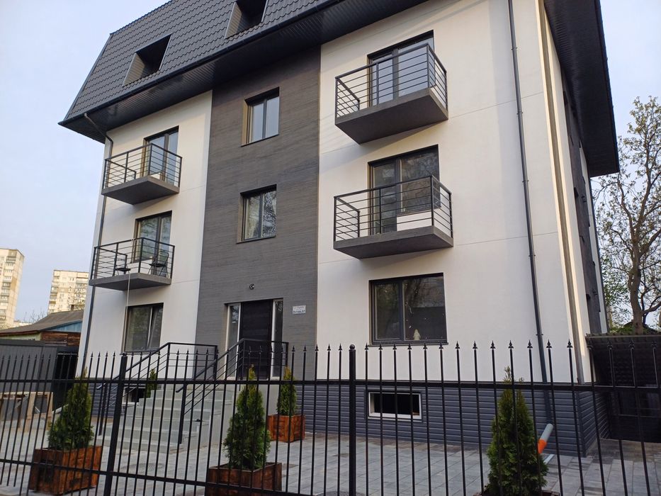 Продам 1 кімнатну квартиру з ремонтом.  Воскресенка.  Райдужний. Київ.