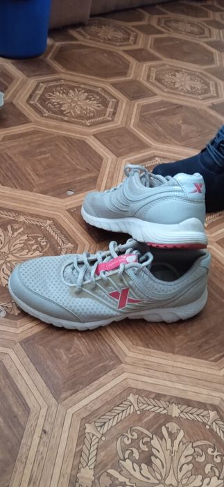 Продам кросівки Xtep