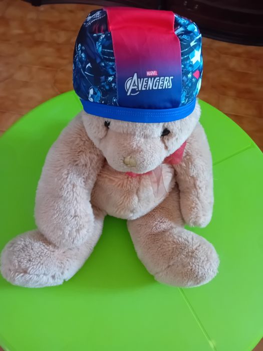 Touca semi-nova T7anos Avengers