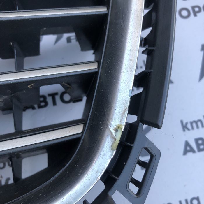 Решітка бампера нижня центральна Opel Astra H 07-14 Опель Астра рест.