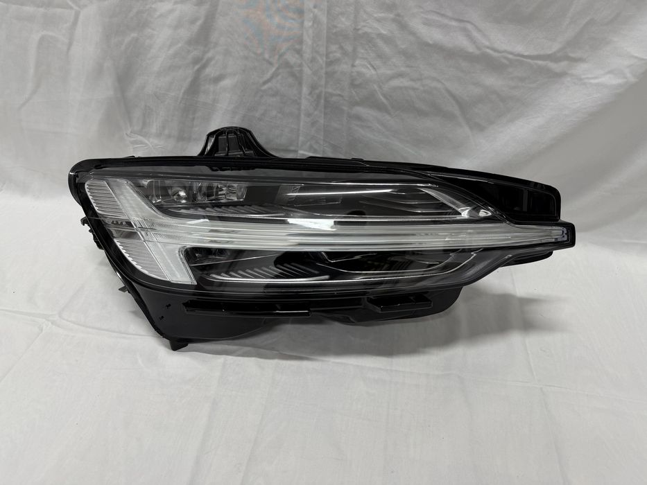 Lampa Prawy Przód VOLVO V60 S60 FULL LED 18-22r.