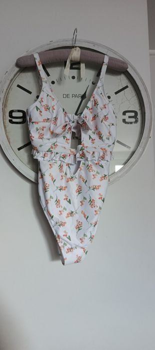 Dwa nowe stroje kąpielowe S/M