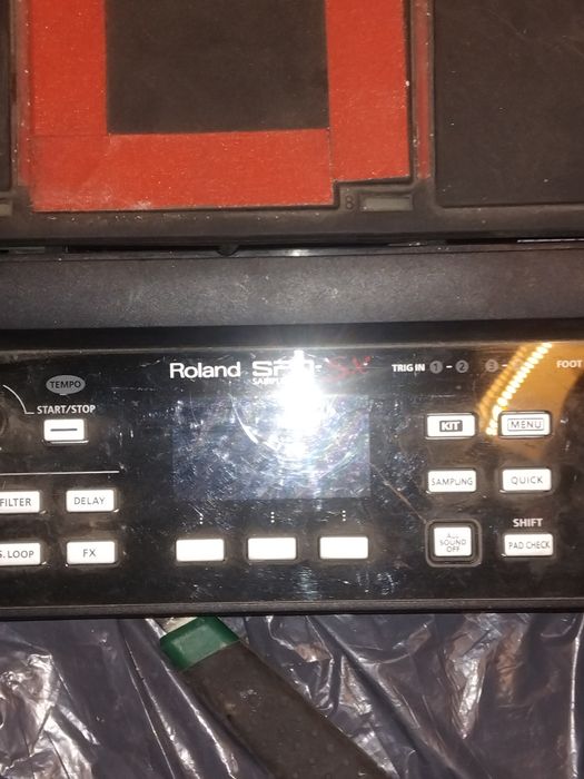 Roland elektryczny perkusja.