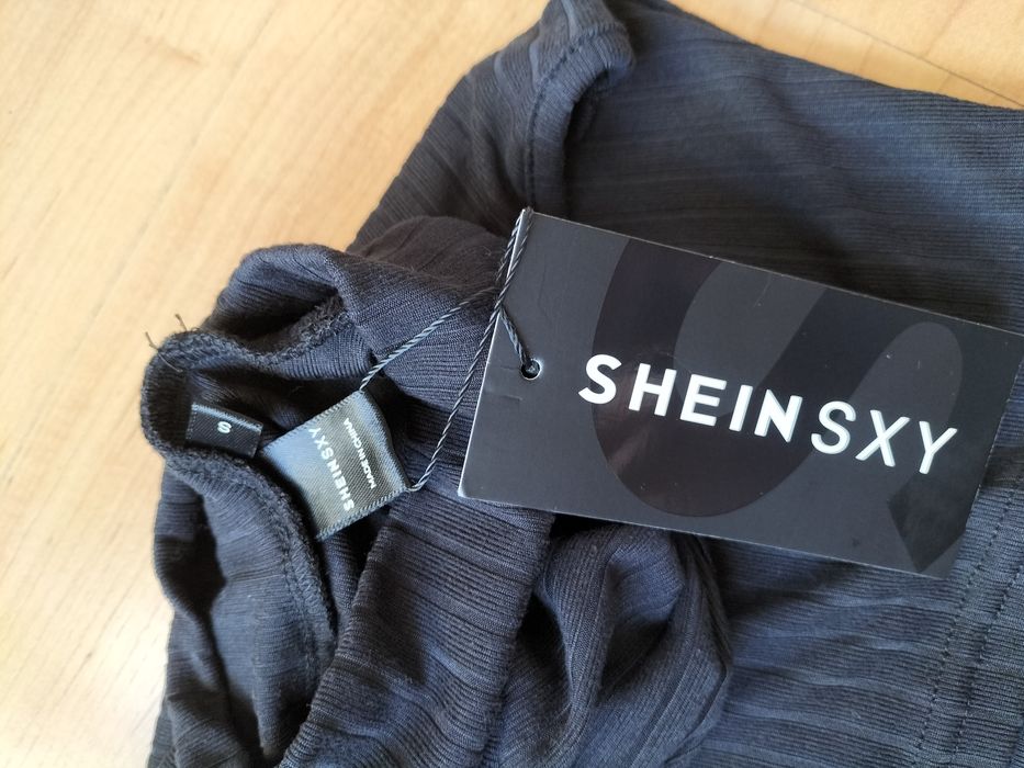 Camisola manga cava preta Shein