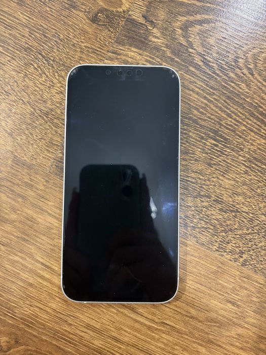 Iphon 13 128 GB bialy stan idealny