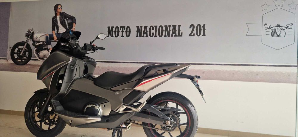 Honda INTEGRA 750S inpecavel