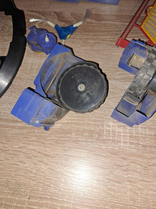 I robot Roomba 555 na części