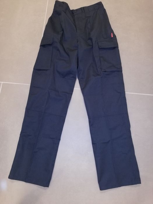 Calça multibolsos reforçadas T-42 - nova