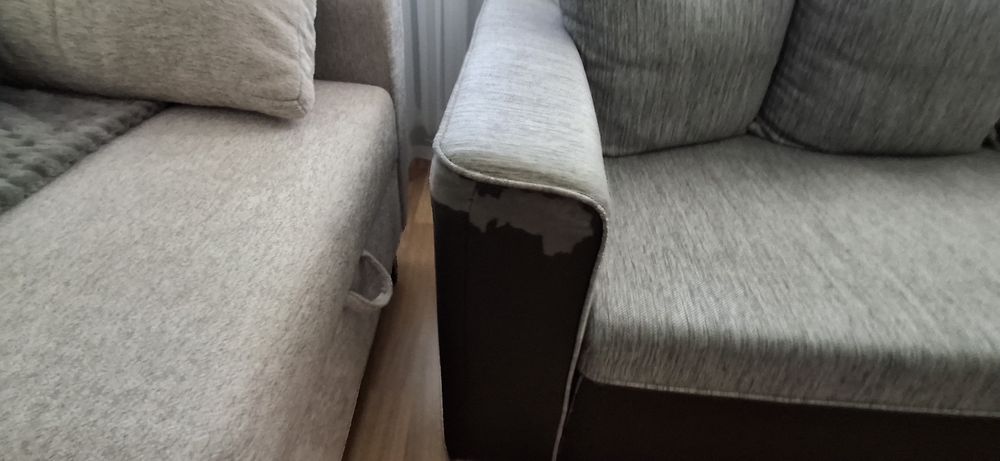 Sofa dwuosobowa .