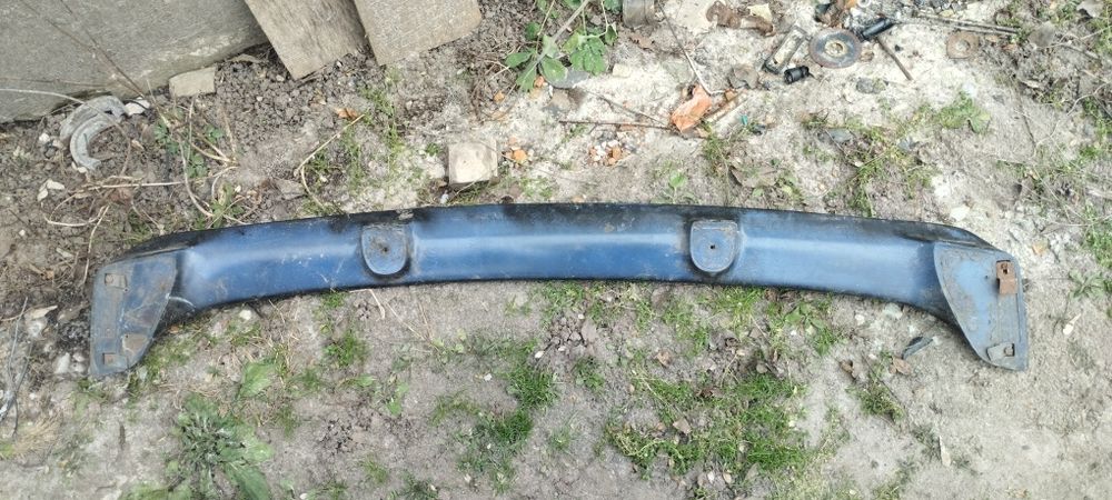 Спойлер 134×13 сантиметрів