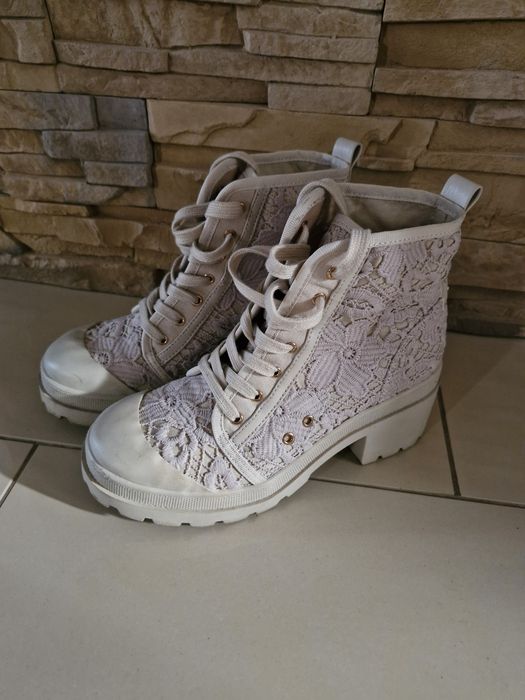 Botki beżowe DeeZee 37