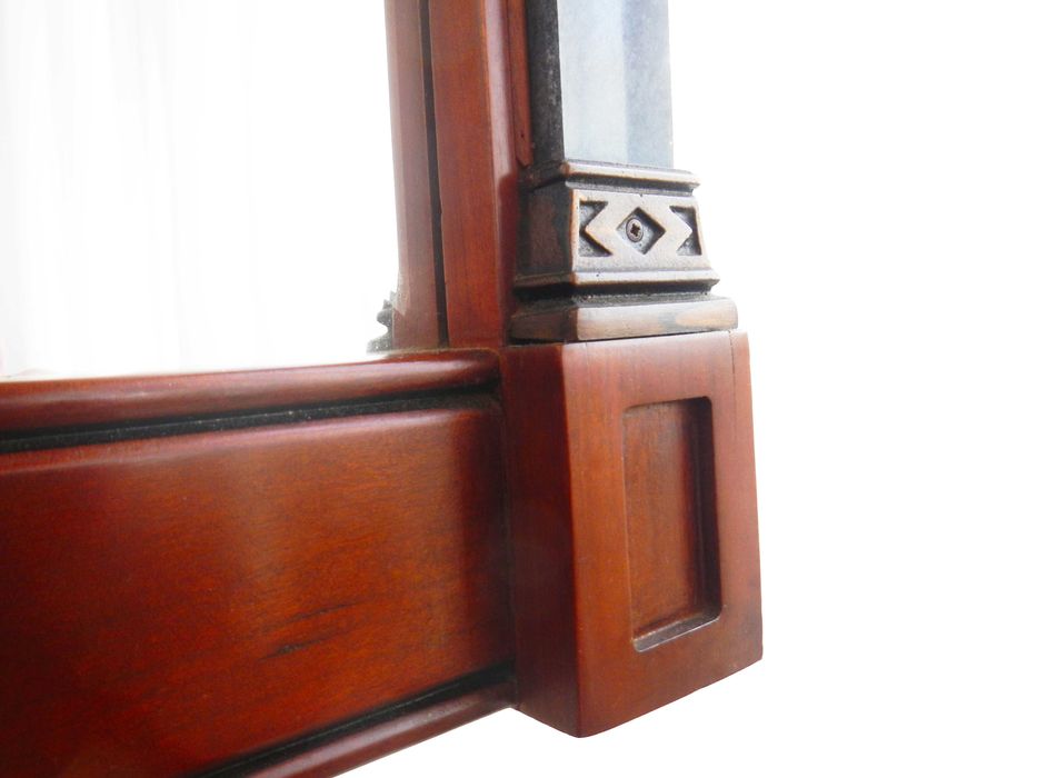 Espelho de parede da prestigiada marca Brasão