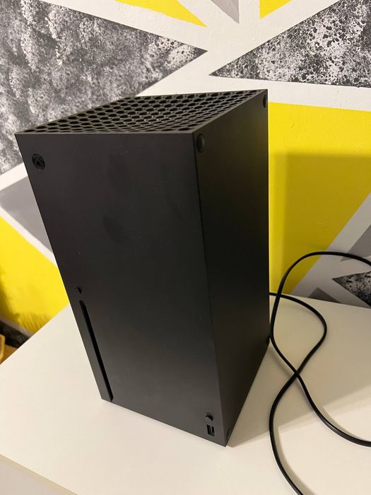 Игровая консоль Xbox Series X 1TB Black