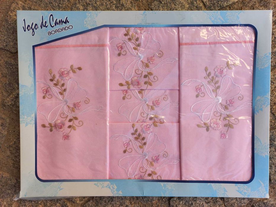 Jogo de cama bordado