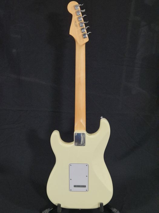 Fender Standard Strat