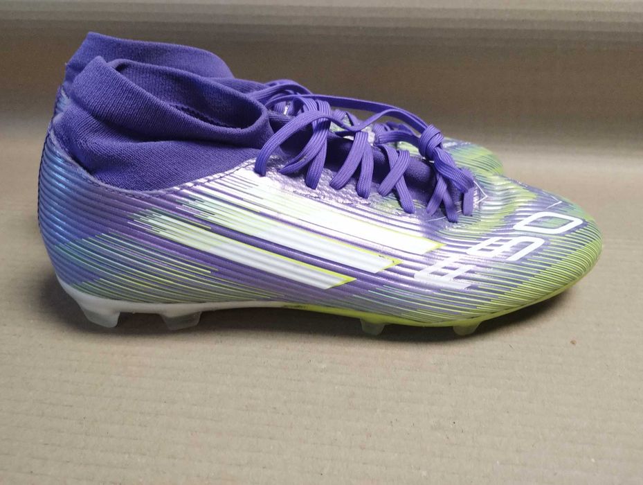 buty piłkarskie korki 43 1/3 Adidas