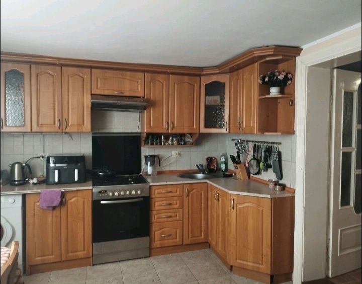 Продається пів особняк район вулиці Вовчинецькій