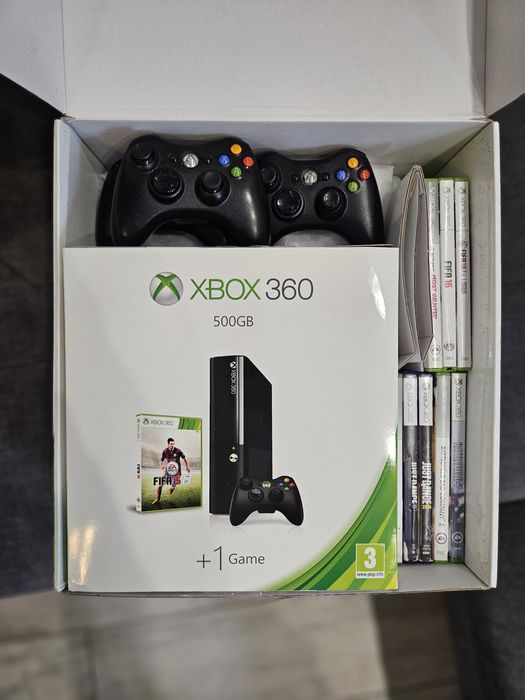 Konsola XBOX 360 + Kinect + 4 pady