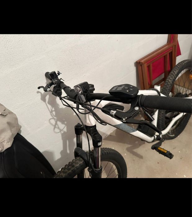 Electric cycle available. Used for just one month and in excellent condition with 100% battery health. Let me know if you're interested!