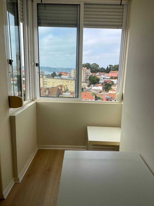 Aluga-se quarto em Lisboa.
