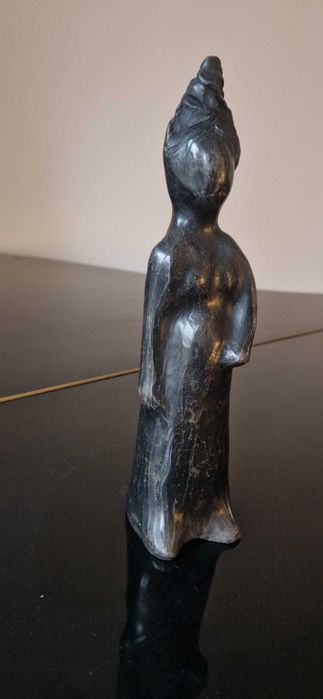 Rzezba ceramika sygnowana Solange aukcyjna antyk dekor