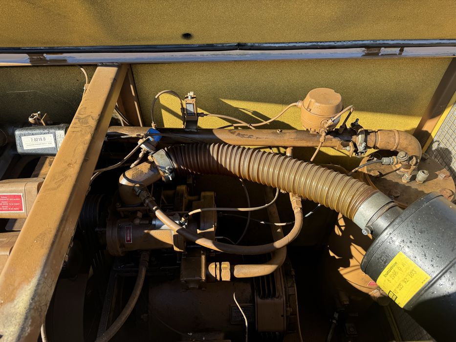 Kompresor śrubowy Kaeser BS44 zbiornik i osuszacz