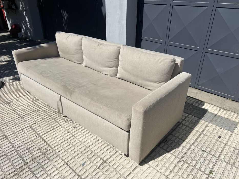 Sofá-cama IKEA .