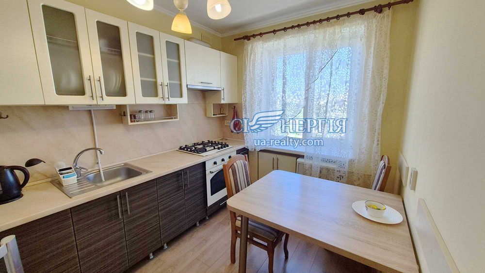 3-кім 67м.кв. Феодосійська, 4 метро Деміївська