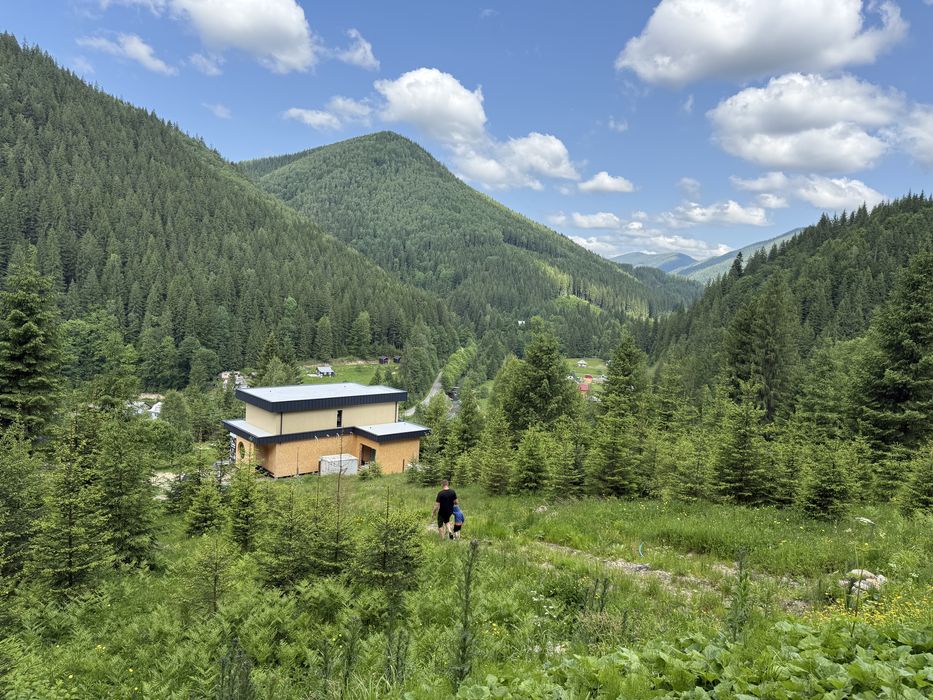 Будинок під лісом 100 відсоткова автономність .