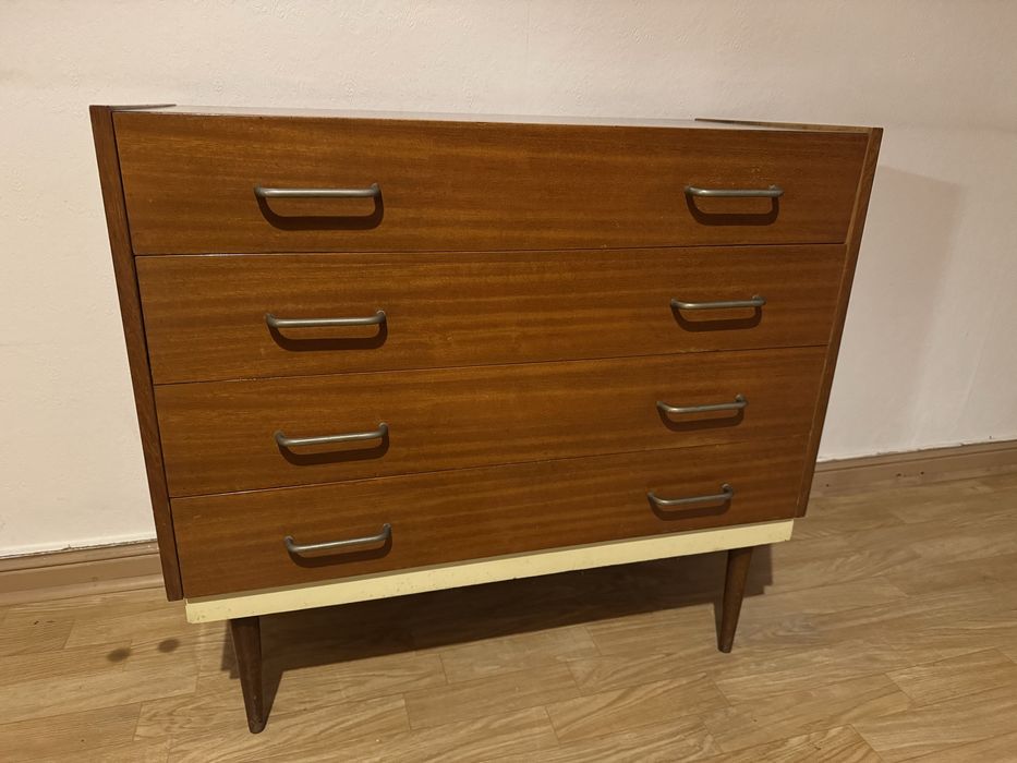 Stara witryna z lustrem vintage z PRL