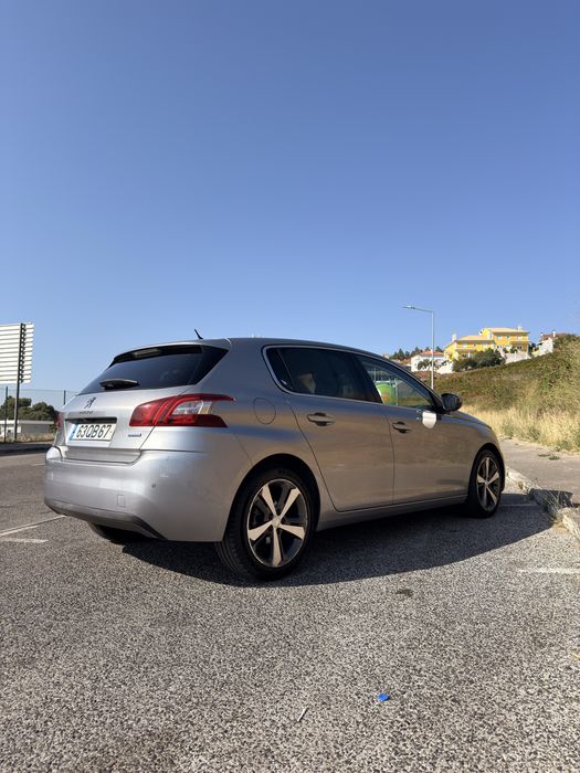 Peugeot 308 1.6 blue-HDi 120cv | 2015 | 152.000 km | Excelente estado