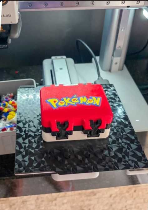 Caixa Pokéball SnapLock para Cartas Pokémon - Guarde seu Deck como um Mestre!