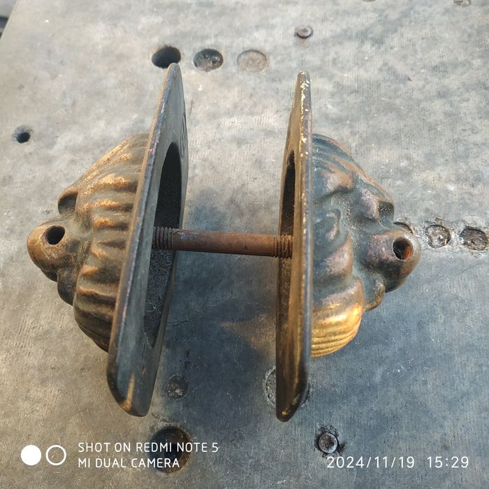 Ручка Лев бронза