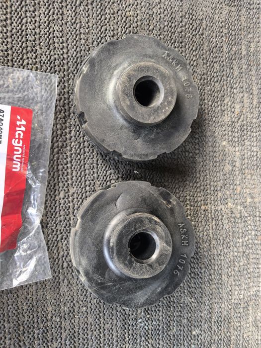 Podkładki górne sprężyn tylnych Magnum Audi A4 B6