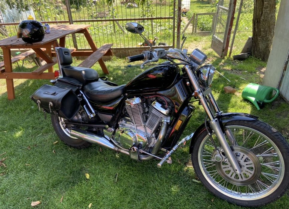 Suzuki intruder  Vs 750