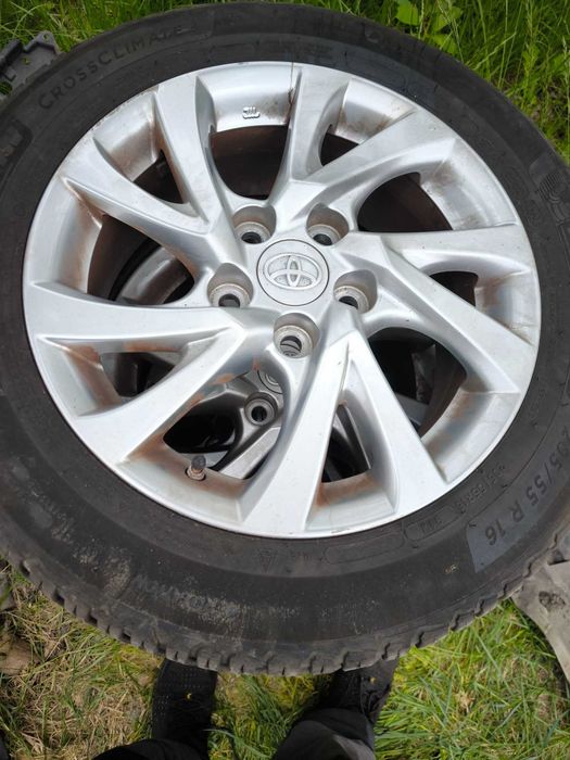 Koła Alufelgi z oponami toyota Auris corolla różne wzory.