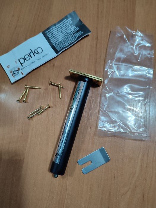 Дверний доводчик