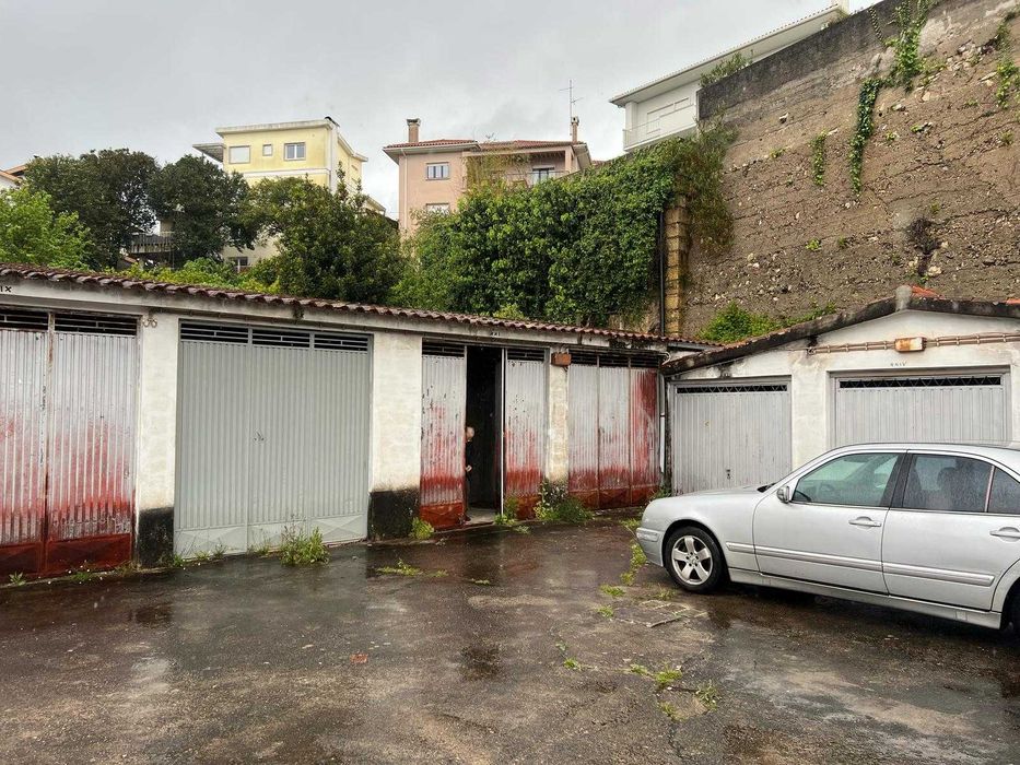 Vende-se garagem individual fechada em Coimbra cidade