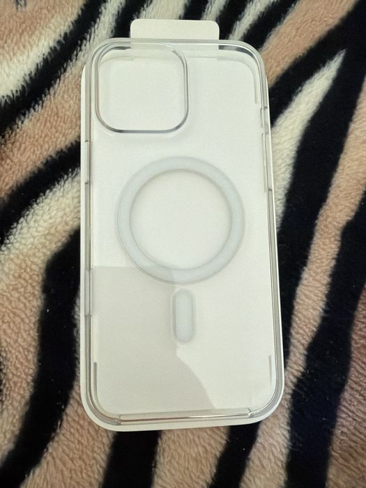 Oryginalne etui iPhone 16 pro max
