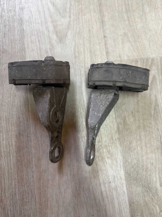 Кронштейн глушителя задний правий левий Audi Q5 Ауди R8 Кю5 2009-2017