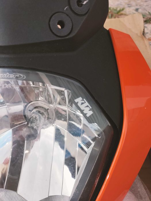 Farol KTM Duke 125/200/390 (2011-2016)