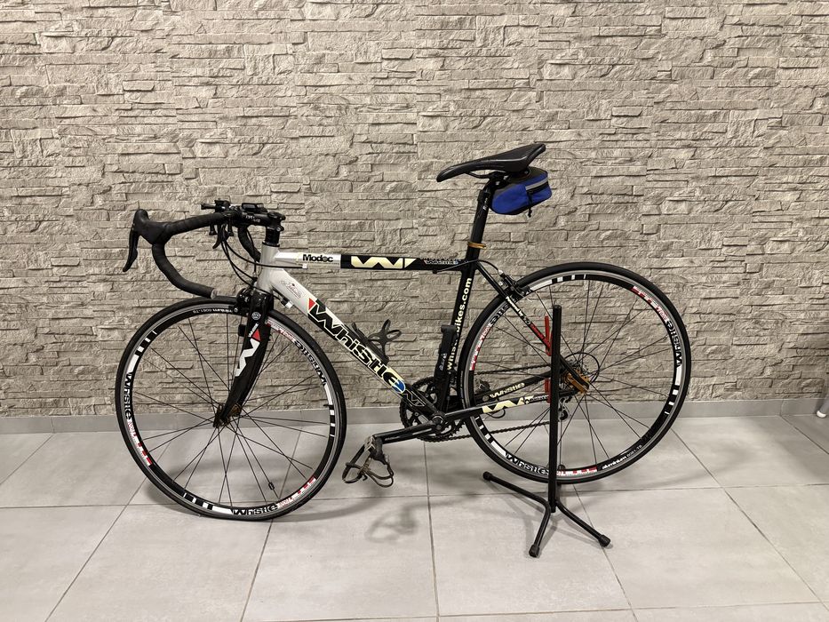Bicicleta de corrida praticamente nova whistel