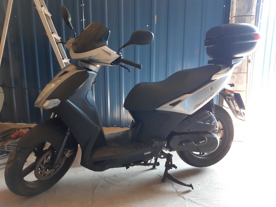 Motocykl skuter Kymco Agility 125 Wiśniówek • - Main Image