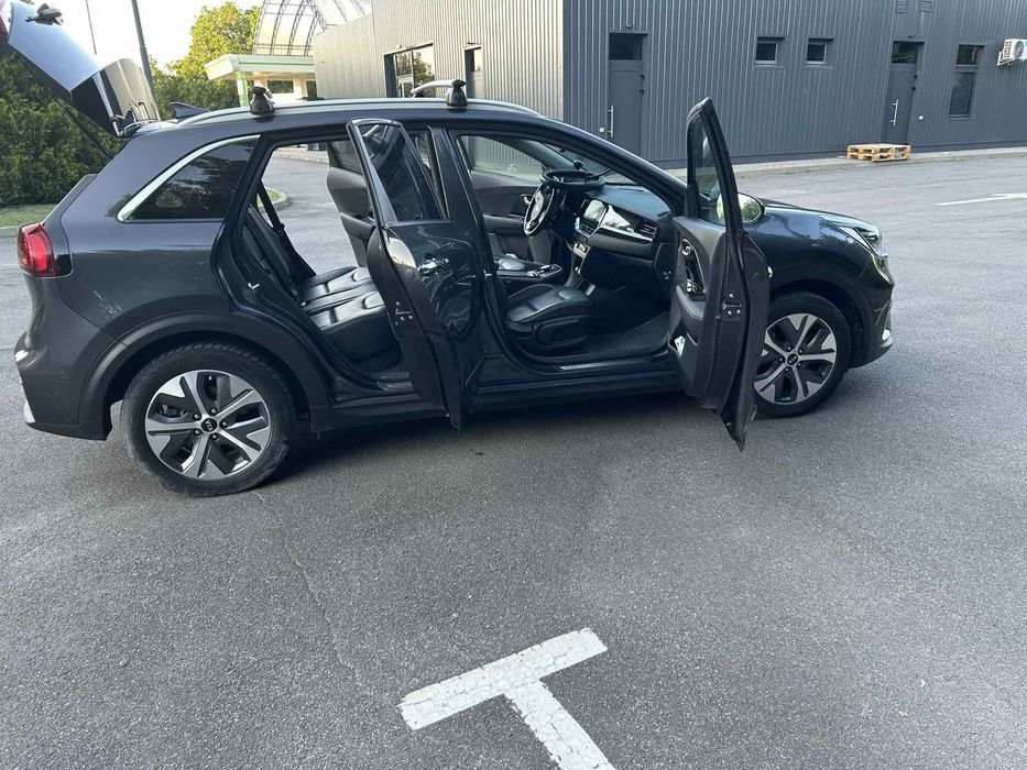 Оренда авто з водієм