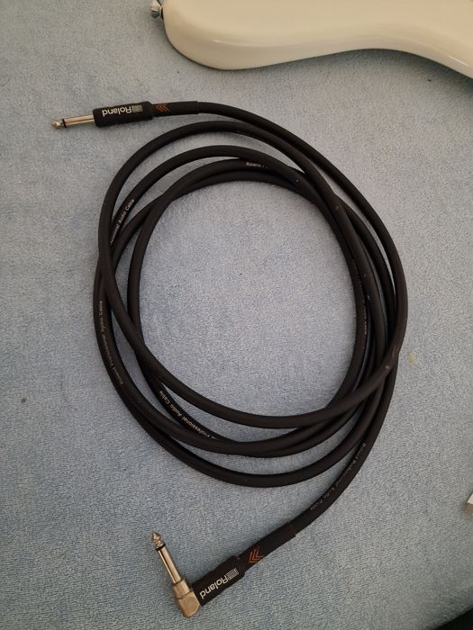 Guitarra Fender Sonic Stratocaster + Interface de áudio + Acessórios