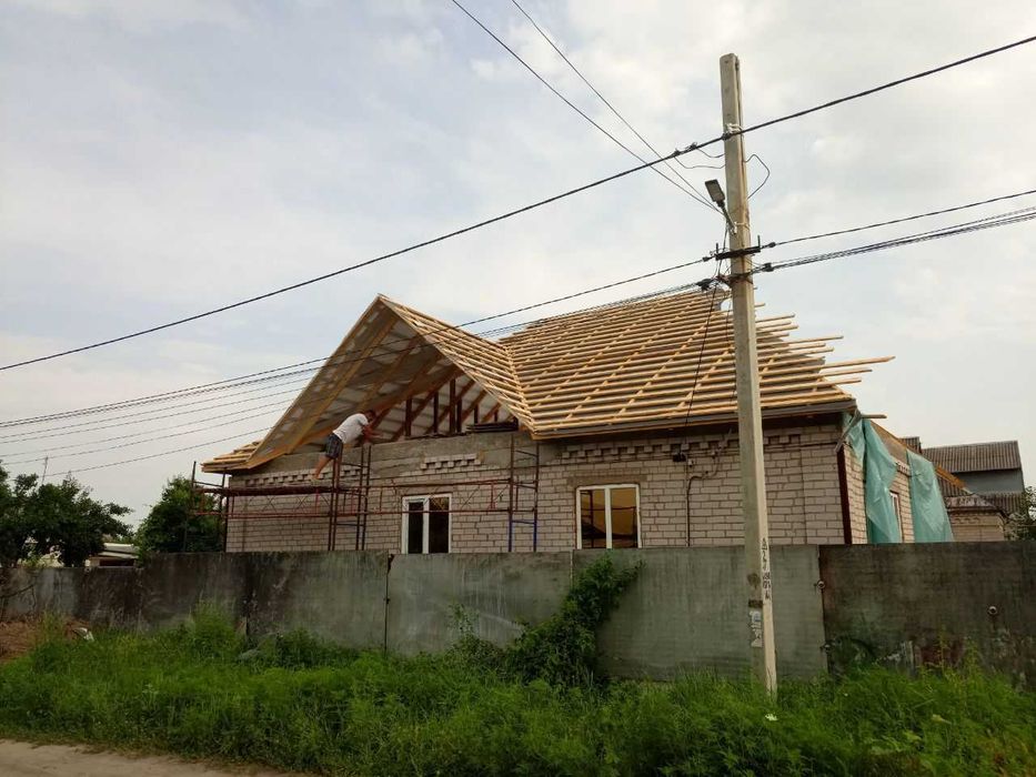 Будівництво та Є- відновлення будинків  гаражів  сараїв дач