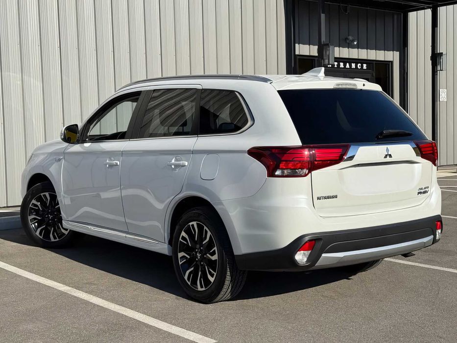 Mitsubishi Outlander SEL S-AWC      2018